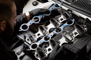 Symptoms of a Failing Intake Manifold Gasket - Autos Flux